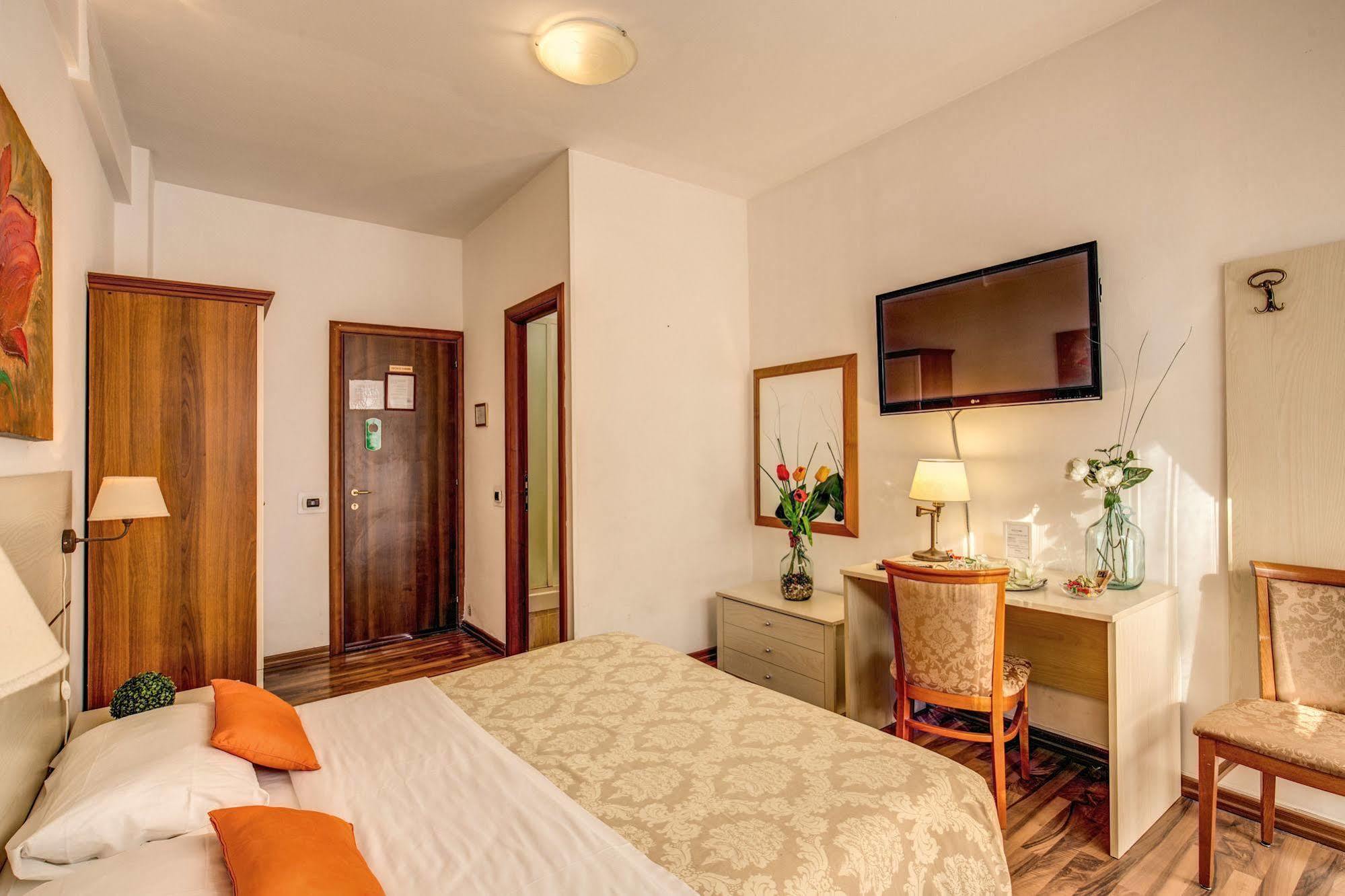 Trastevere Rooms Rome Exterior photo